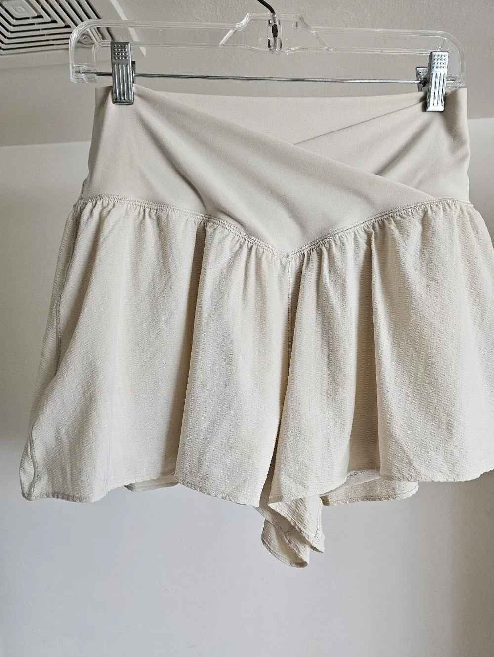 OFFLINE By Aerie Real Me Seersucker Crossover Flowy Short In Cake Batter/ Large